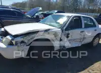 2011 Ford CROWN photo