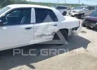 2011 Ford CROWN photo