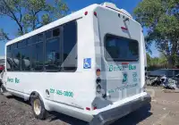 2011 Ford E-450 фото