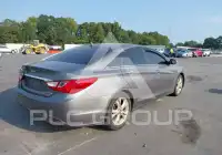 2011 Hyundai Sonata photo