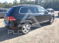 2011 Volkswagen Touareg фото
