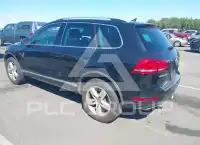 2011 Volkswagen Touareg фото