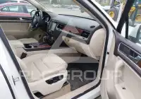 2011 Volkswagen Touareg фото