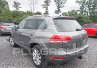 2011 Volkswagen Touareg фото