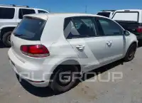 2011 Volkswagen GOLF photo