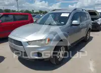 2012 Mitsubishi OUTLANDER photo