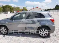 2012 Mitsubishi OUTLANDER photo