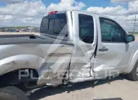 2012 Nissan FRONTIER photo