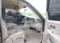 2012 Chevrolet Suburan photo