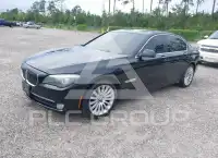 2012 BMW 750 photo
