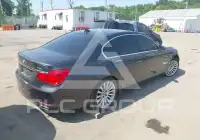 2012 BMW 750 фото