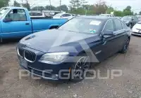 2012 BMW 750 фото
