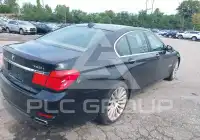 2012 BMW 750 photo