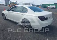 2012 BMW 750 фото