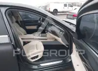 2012 BMW 750 фото