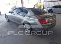 2012 BMW 750 фото
