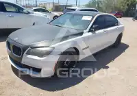 2012 BMW 750 photo