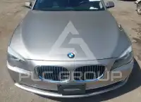 2012 BMW 750 photo