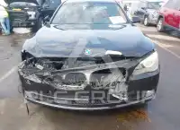 2012 BMW 750 фото