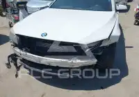 2012 BMW 750 фото