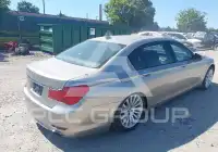 2012 BMW 750 photo