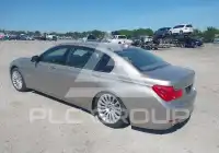 2012 BMW 750 photo