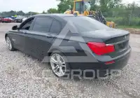 2012 BMW 750 photo