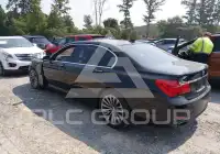 2012 BMW 740 фото