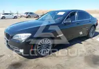 2012 BMW 740 фото
