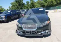 2012 Jaguar XF photo