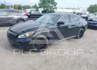 2012 Infinity M56 photo
