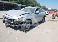 2012 Infinity FX35 photo