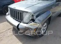 2012 Jeep LIBERTY фото