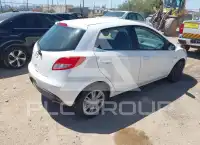 2012 Mazda 2 photo