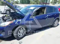 2012 Mazda 3 photo