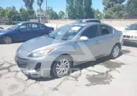 2012 Mazda 3 photo