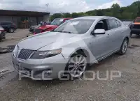 2012 Lincoln MKS photo