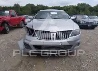 2012 Lincoln MKS photo