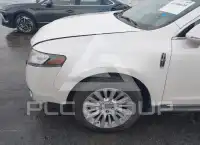 2012 Lincoln MKT фото