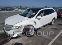 2012 Lincoln MKT photo