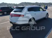 2012 Lincoln MKT photo