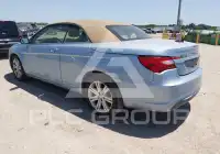 2012 Chrysler 200 photo