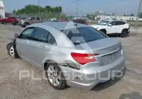 2012 Chrysler 200 photo
