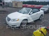 2012 Chrysler 200 photo