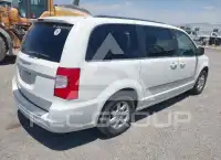 2012 Chrysler TOWN & COUNTRY photo