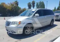 2012 Chrysler TOWN & COUNTRY фото