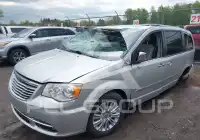 2012 Chrysler TOWN & COUNTRY фото