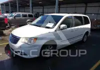 2012 Chrysler TOWN & COUNTRY photo