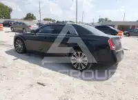 2012 Chrysler 300 фото