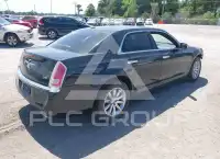 2012 Chrysler 300 фото